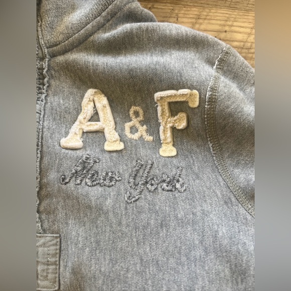 Abercrombie and Fitch sweatshirt small - Picture 2 of 8